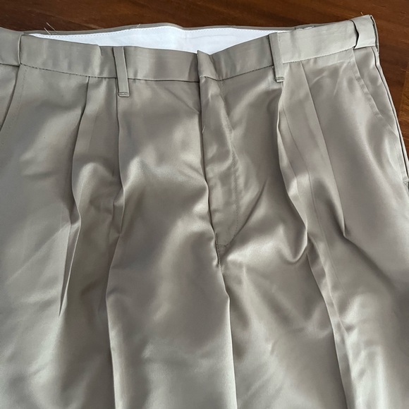 Mens pleated dress pants - Picture 3 of 3